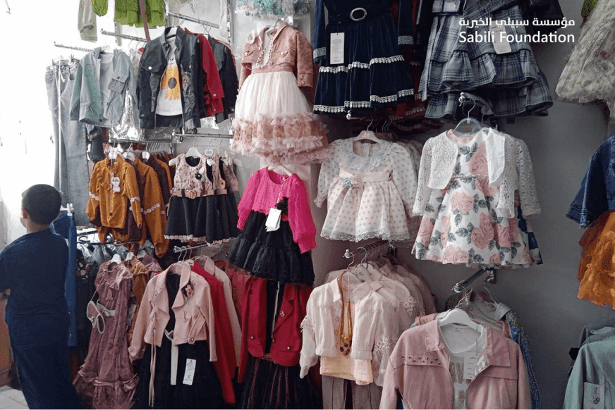 Providing clothes to displaced Palestinians