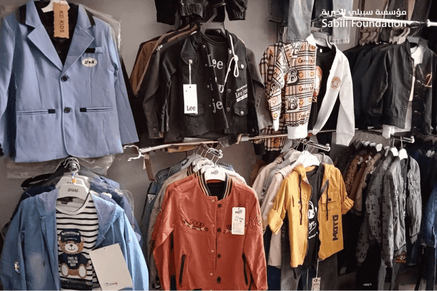 Providing clothes to displaced Palestinians